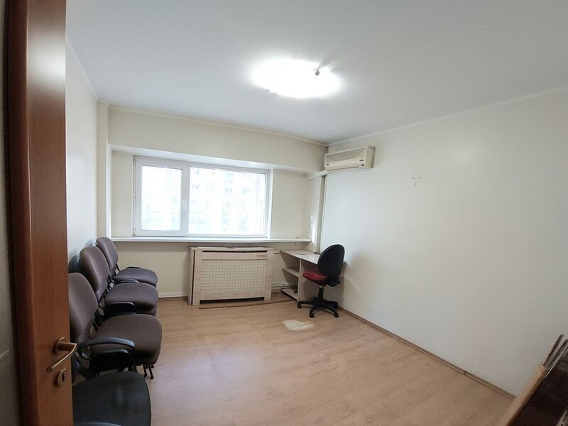 Mosilor, 3 camere, et. 1, bl. 1981, 2 bai, apropiere Metroul Obor.